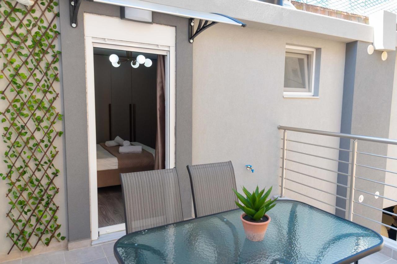 Апартаменты Stylishly Decorated House - Free Private Parking! Ираклион Экстерьер фото